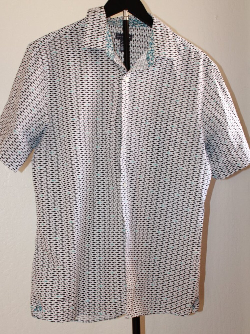 NWOT Van Heusen Shark Print Short Sleeve Shirt Men’s L